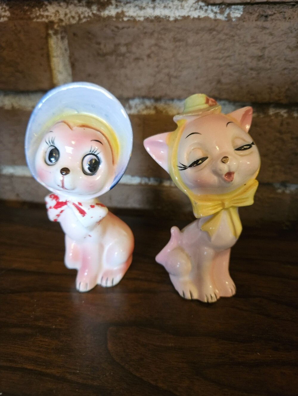 Vintage Pink Kitty Shakers